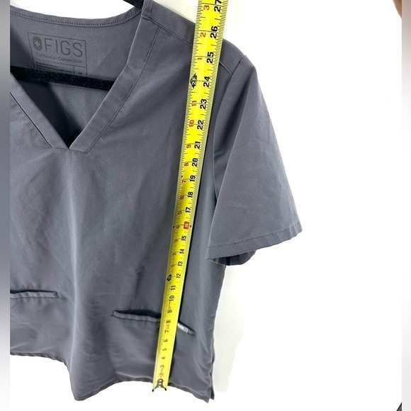 Figs Casma Scrub Top Three Pocket Medical Uniform Short Sleeve Gray Size Medium - Picture 9 of 10